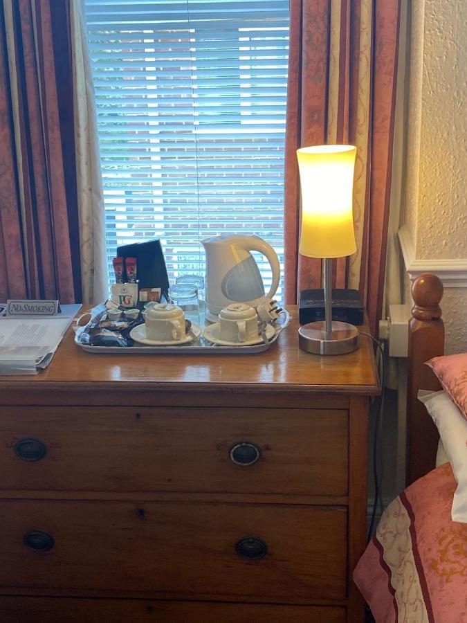 Landguard Lodge Guest House Shipley  Dış mekan fotoğraf