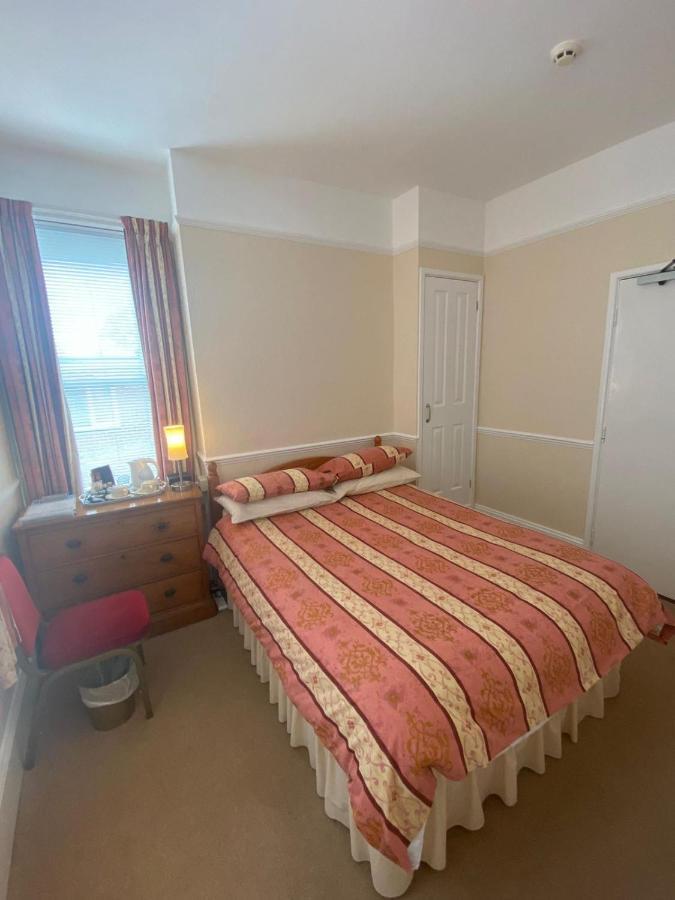 Landguard Lodge Guest House Shipley  Dış mekan fotoğraf